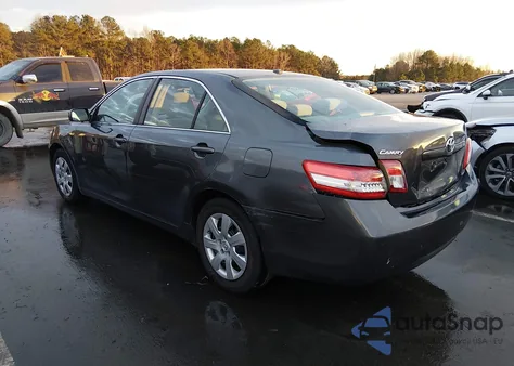 2010 Toyota Camry Le z USA, uszkodzony, nr VIN 4T4BF3EK4AR065853